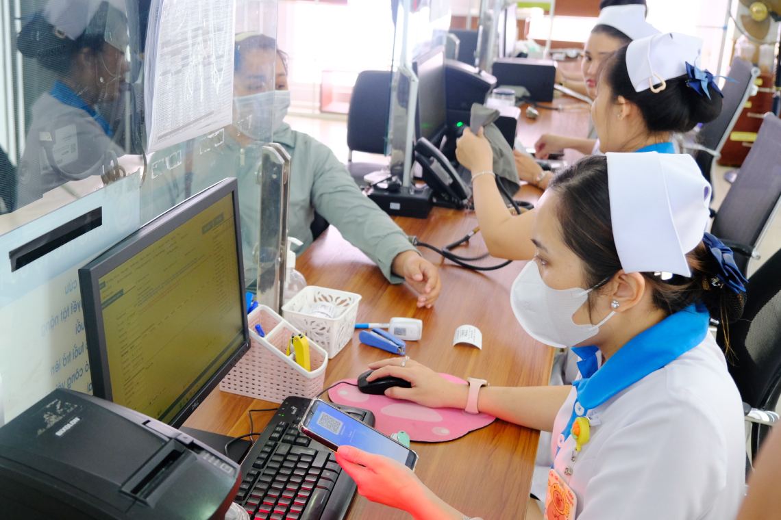 カントーで電子カルテを作成する先駆的なユニットからの経験