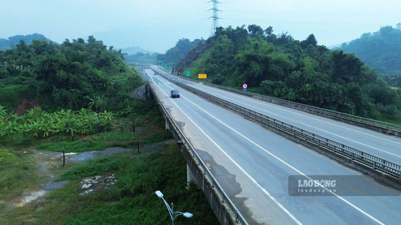 Tong muc dau tu cho viec mo rong cao toc Noi Bai - Lao Cai la hon 7.667 ti dong. Anh: Dinh Dai