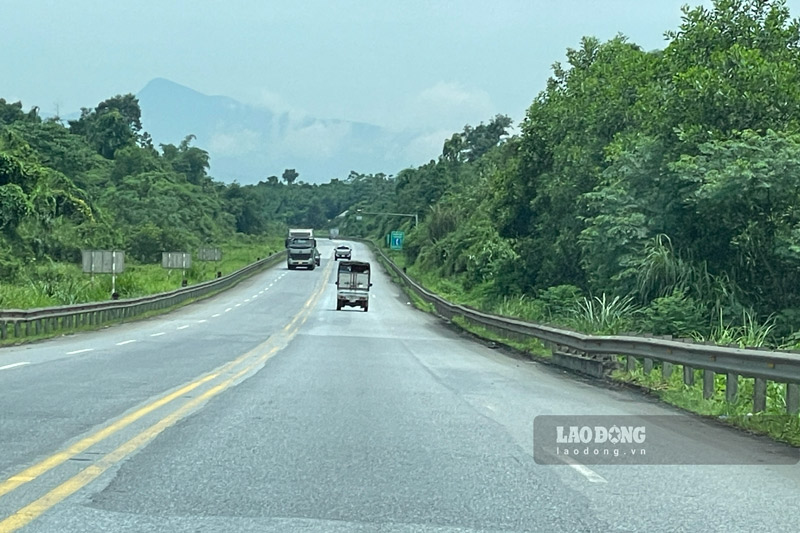 Qua 10 nam khai thac, mat duong da bi xuong cap. Cung voi do, hien tai luu luong xe tren tuyen tang cao dot bien, toc do khai thac cham, khong dap ung toc do thiet ke (trung binh khoang 50km/h), tiem an nguy co cao mat an toan giao thong.  
