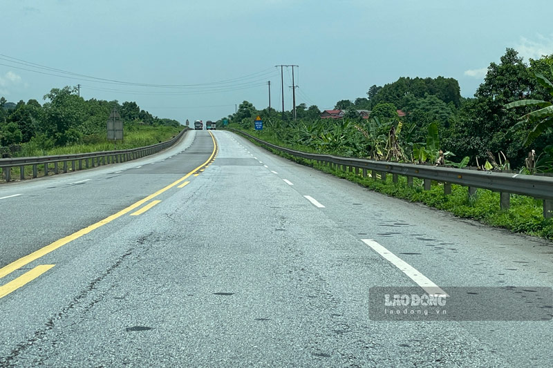 Day cung la su mong moi cua rat nhieu nguoi dan, lai xe khi thuong xuyen luu thong tren tuyen cao toc nay. Anh: Dinh Dai