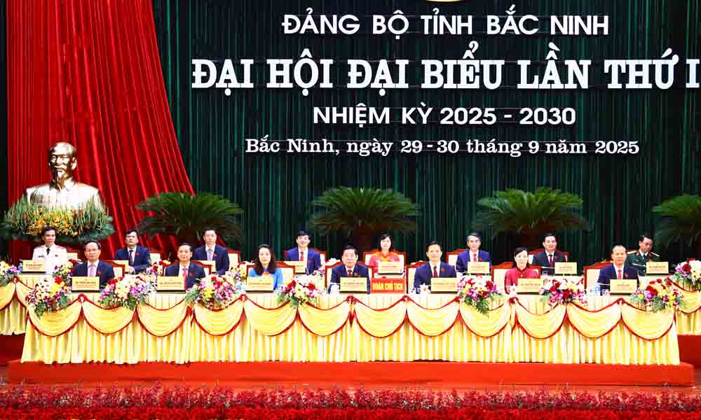 The Presidium conducted the closing session of the 1st Congress of the Bac Ninh Provincial Party Committee. Photo: Congress Press Center