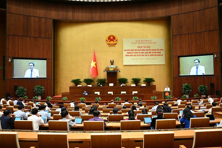 Uy ban Thuong vu Quoc hoi da to chuc Hoi nghi dai bieu Quoc hoi hoat dong chuyen trach lan thu 8. Anh: Quochoi.vn