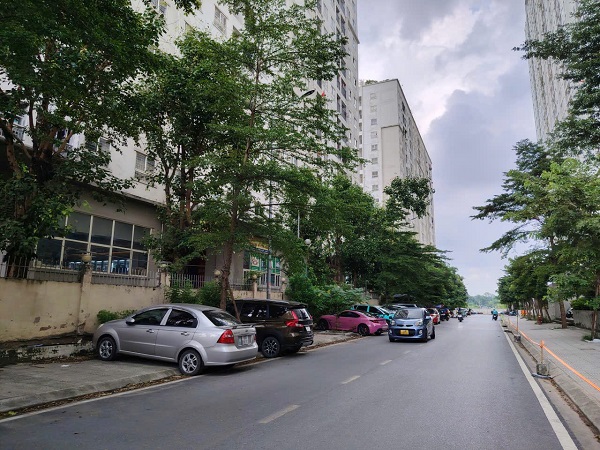 Actualmente el nivel de provision de consumo de combustible para automoviles de Vietnam sigue siendo mucho mayor que el de muchos paises del mundo. Foto: Xuyen Dong