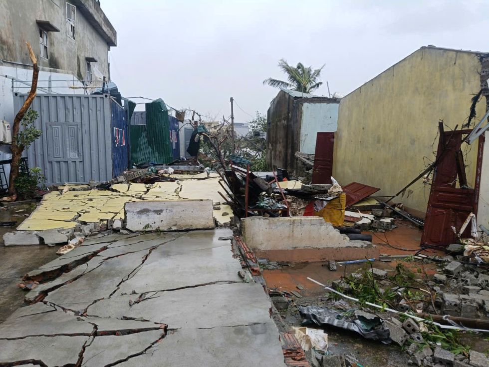 The scene of devastation caused by storm No. 10 Bualoi in Hao Nam village, Hoang Phu commune (old Hoang Quy commune), Thanh Hoa province. Photo: Quach Du