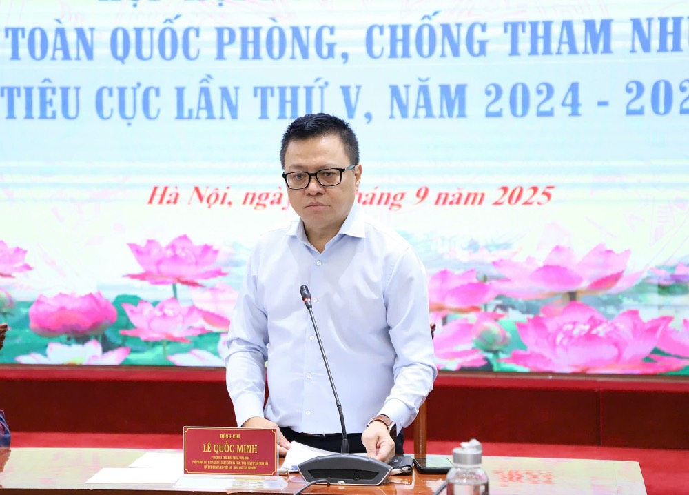 Ong Le Quoc Minh, Uy vien Trung uong Dang, Pho Truong Ban Tuyen giao va Dan van Trung uong, Tong Bien tap bao Nhan Dan, Chu tich Hoi Nha bao Viet Nam, dong Chu tich Hoi dong Chung khao phat bieu tai cuoc hop. Anh: Minh Hien