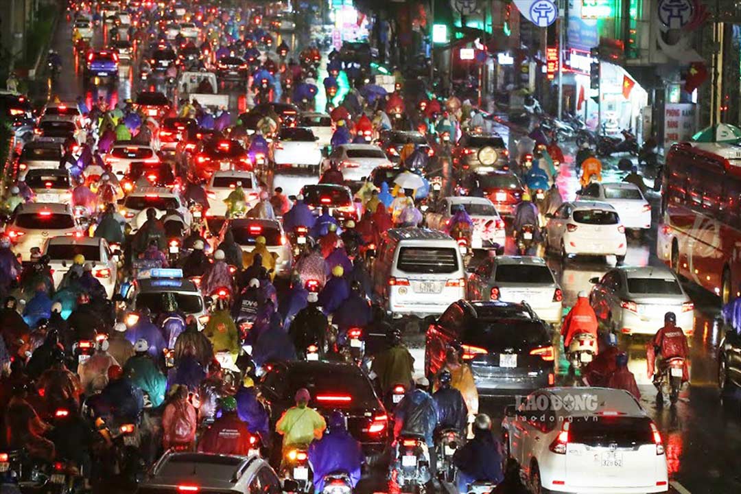 Le temps de fortes pluies en raison de l'influence de la tempete n° 10 Bualoi diminue progressivement