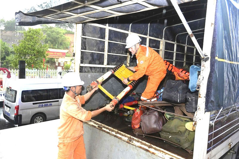 Toan bo vat tu da duoc chuan bi day du, san sang phuc vu cong tac khac phuc su co tai hien truong. Anh: Nguyen Hien  