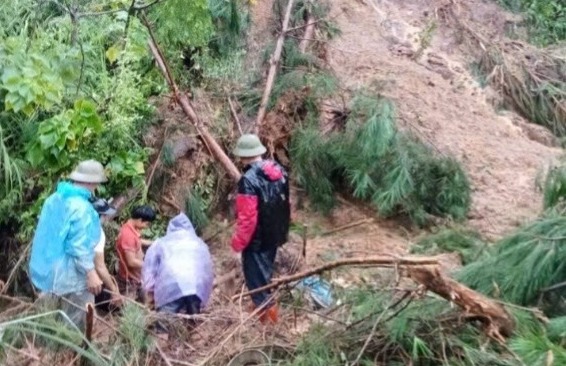 The scene of the landslide that killed a woman. Photo: Hoang Huan