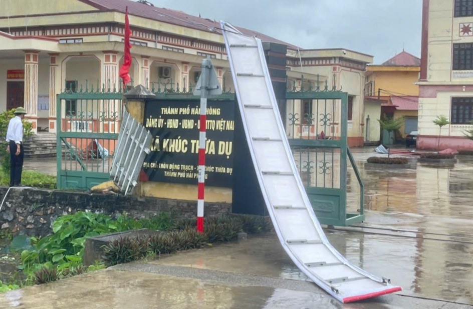 Tru so xa Khuc Thua Du cung bi anh huong nang ne do loc xoay. Ảnh: Xa Khuc Thua Du