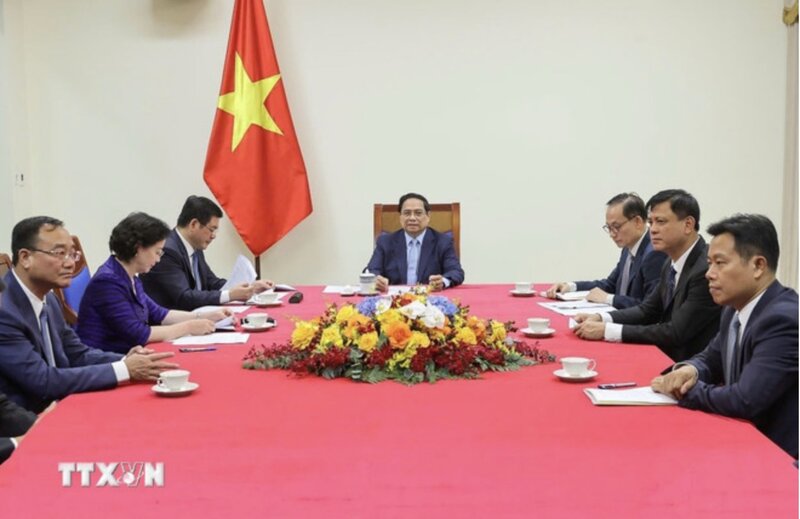 Politburo member and Prime Minister Pham Minh Chinh held a phone call with Prime Minister Duc Friedrich Merz. Photo: VNA
