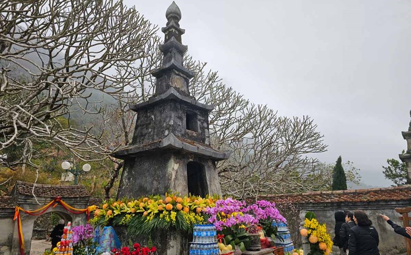 Yen Tu Ancestor Tower in the Yen Tu - Vinh Nghiem - Con Son, Kiep Bac World Cultural Heritage Complex. Photo: Doan Hung