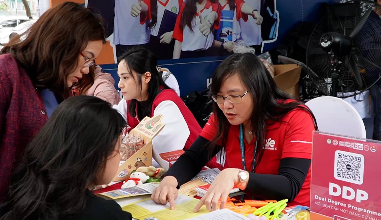 El Ministerio de Educacion y Formacion esta elaborando un borrador de regulaciones sobre la acreditacion de la calidad de las instituciones de educacion superior. Foto: Van Trang