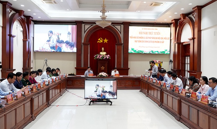 Cac dai bieu phat bieu, trao doi tai hoi nghi. Anh: Cong thong tin dien tu Dong Thap.