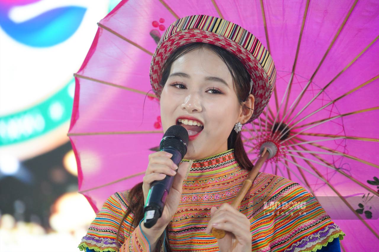 Exhibition of national achievements for 80 years, cultural and artistic activities bring closer to the audience. Photo: Vu Linh