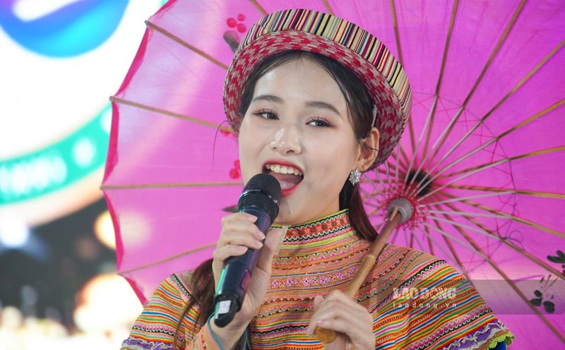 Exhibition of national achievements for 80 years, cultural and artistic activities bring closer to the audience. Photo: Vu Linh