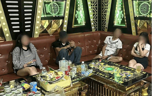 Nhóm đối tượng sử dụng ma tuý bị cơ quan công an phát hiện, xử lý. Ảnh: Công an 