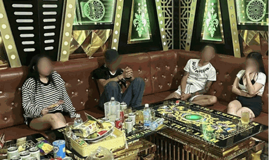 Nhóm đối tượng sử dụng ma tuý bị cơ quan công an phát hiện, xử lý. Ảnh: Công an