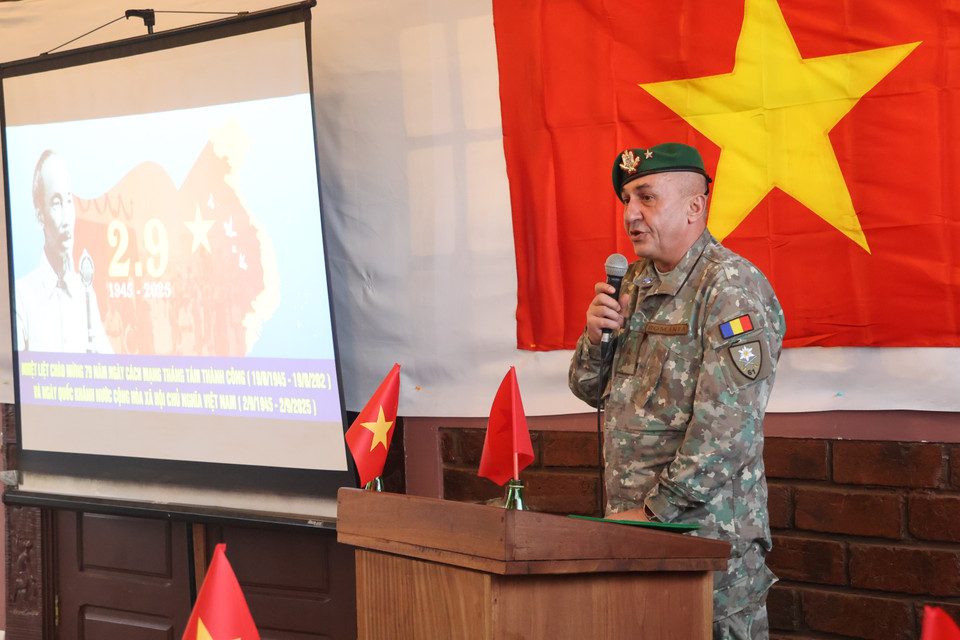 Thieu tuong Nicolae-Gabriel Oros, Tu lenh Luc luong EUTM RCA. Anh: Huyen Anh