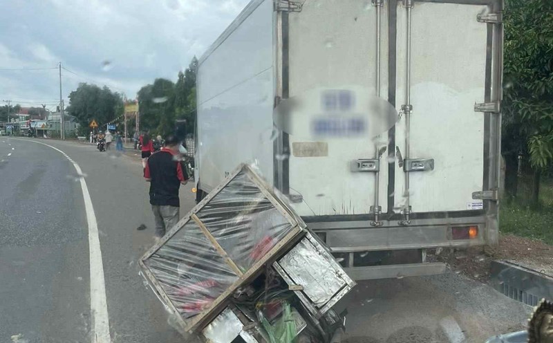 The scene of the accident that killed the man selling bread. Photo: Provided by readers