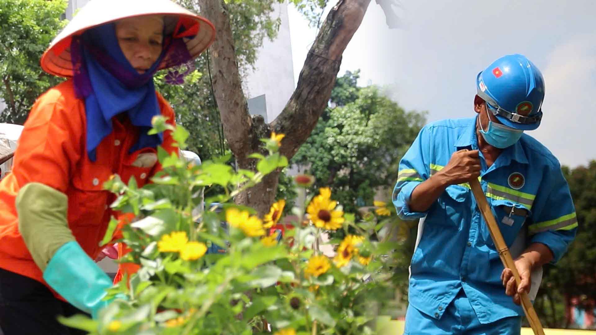 Les silhouettes silencieuses qui embellissent les rues de Hanoï apres la fete nationale du 2 septembre