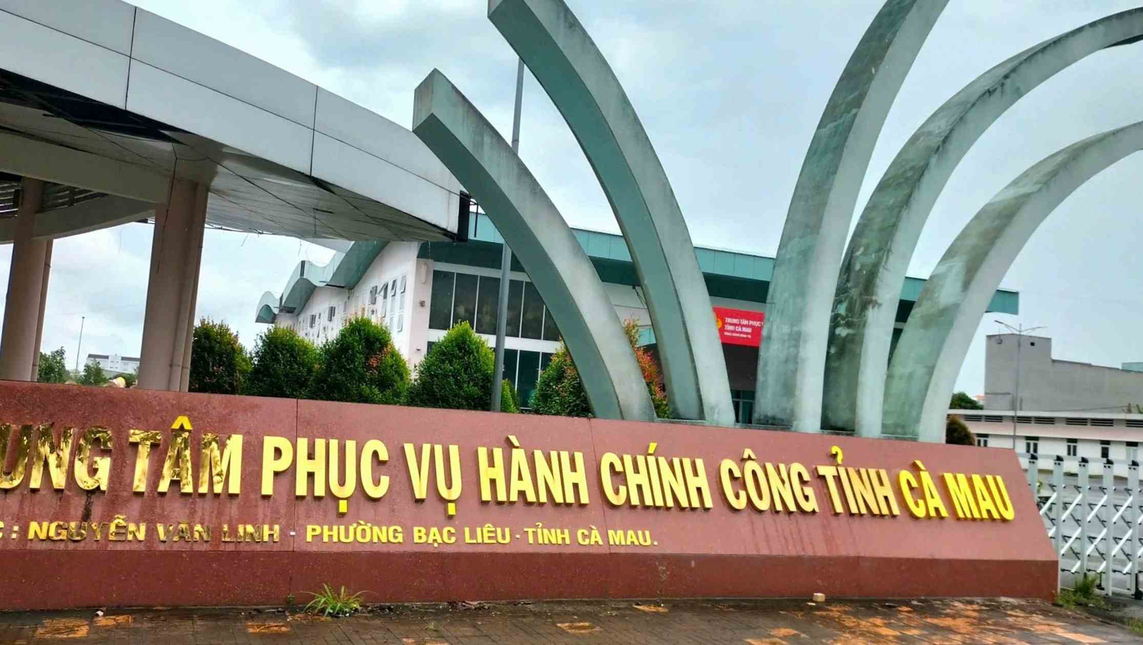 After 2 months of arranging local government at 2 levels, most administrative procedures in Ca Mau have been resolved for the people. Photo: Nhat Ho