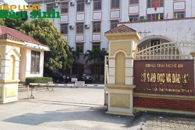Los lideres del Departamento de Educacion y Formacion de Nghe An afirman que la movilizacion de algunos directores para contratar a profesores para trabajar y limpiar las aulas es contraria a las regulaciones. Foto: Ngoc Anh