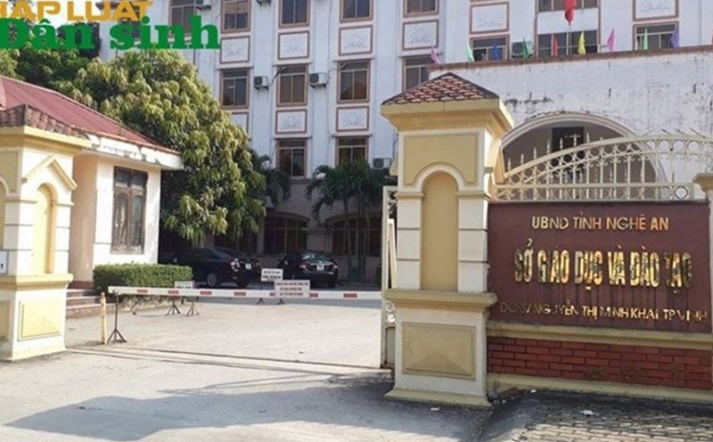 The leader of Nghe An Department of Education and Training affirmed that some principals' move of teachers to work and clean schools is against regulations. Photo: Ngoc Anh