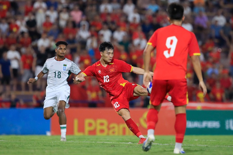 U23 Viet Nam no luc tan cong. Anh: Minh Dan
