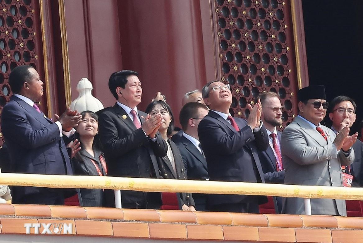 El miembro del Buro Politico el Presidente Luong Cuong y lideres de paises asisten a la ceremonia de conmemoracion del 80 aniversario de la victoria fascista en Beijing China en la mañana del 3 de septiembre de 2025. Foto: TTXVN