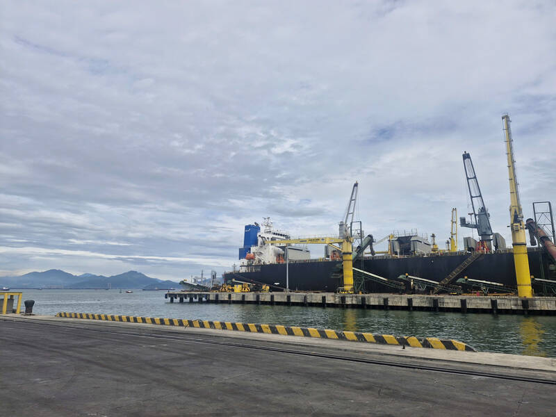 A corner of Tien Sa port (Da Nang city). Photo: Thu Giang