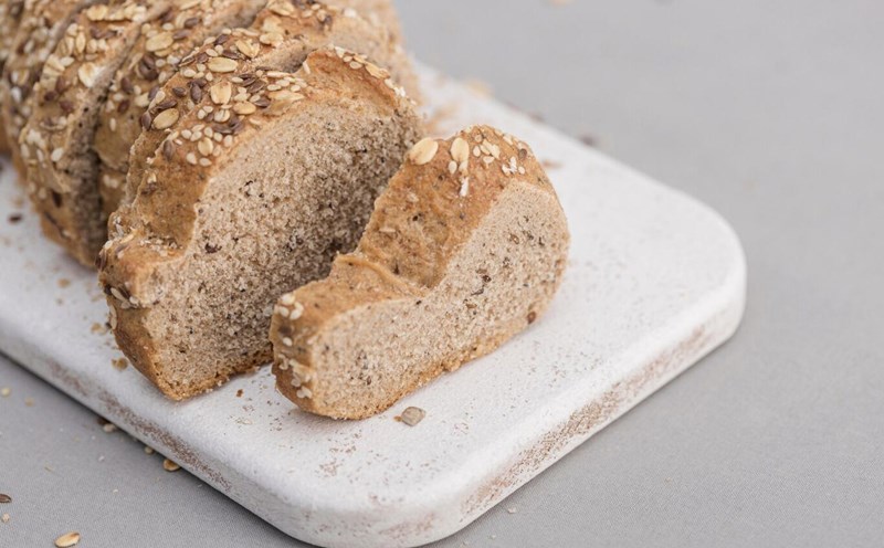 Whole wheat bread, the optimal choice for health. Photo: Thuy Duong