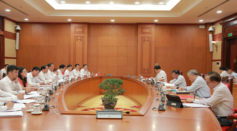 The Politburo's working session with the Standing Committee of Lao Cai Provincial Party Committee. Photo: Communist Party of Vietnam Information Portal