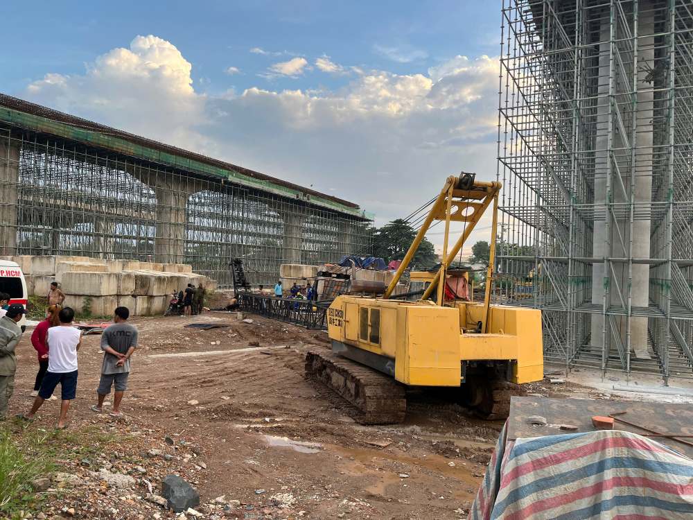 Scene of the work accident at the Ring Road 3 construction site that killed one person. Photo: Dong Hoang