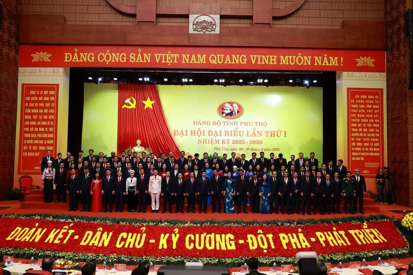 Ban Chap hanh Dang bo tinh Phu Tho khoa I ra mat Dai hoi. Anh: TTBC.