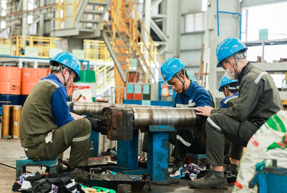 Selon les experts de la BAD la vague d'augmentation des exportations avant que les Etats-Unis n'appliquent de nouvelles taxes et les politiques de soutien du gouvernement ont stimule la croissance du PIB au premier semestre 2025. Photo : Hai Nguyen