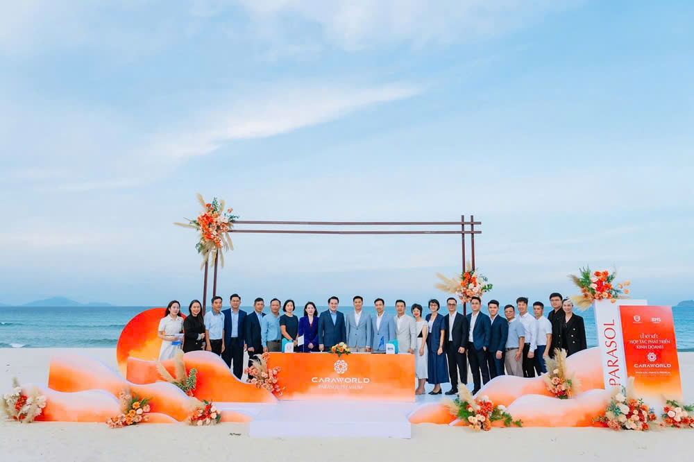 Le ky ket hop tac giua KN Cam Ranh va BHS Property danh dau su ra mat an tuong cua phien ban nang cap Parasol Premium. Anh: KN