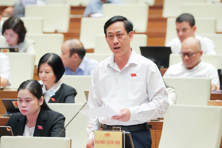 Delegate Mai Van Hai proposed that the draft Law on Savings and Combat of Wastefulness clarify the content of saving and combating waste in the private and public sectors. Photo: Quochoi.vn