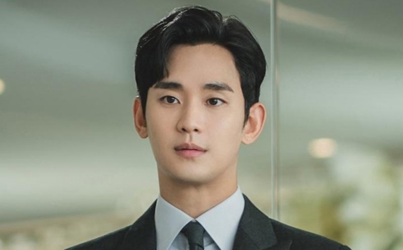 Kim Soo Hyun became famous from a TV series. Photo: Netflix