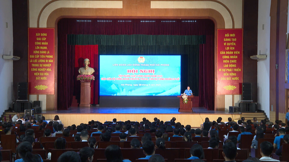 Hoi nghi tap huan Luat Cong doan 2024 tai Hai Phong. Anh: Mai Huong