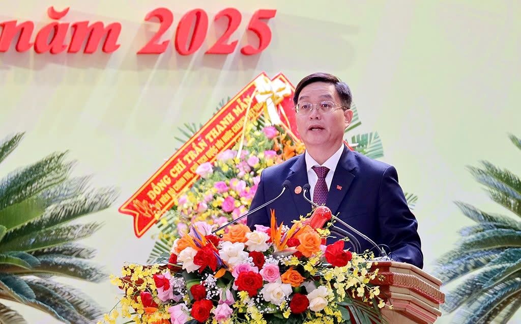 Mr. Nguyen Dinh Trung, member of the Party Central Committee, Secretary of the Provincial Party Committee for the 2020 - 2025 term, was appointed to hold the position of Secretary of the Provincial Party Committee for the 2025 - 2030 term. Photo: Bao Trung