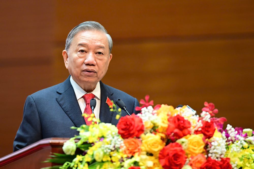 General Secretary To Lam emphasized the steadfastness of the guidelines for national defense, people's war, and the "four no's" defense policy of a peaceful and self-defense nature. Photo: Hai Nguyen