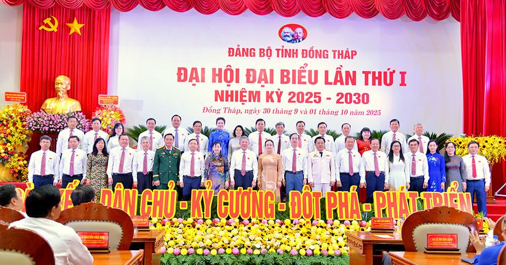 Doan dai bieu cua Dang bo tinh Dong Thap du Dai hoi dai bieu toan quoc lan thu XIV cua Dang ra mat Dai hoi. Anh: Cong thong tin dien tu Dong Thap. 