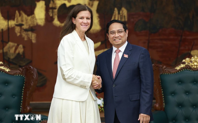 Politburo member and Prime Minister Pham Minh Chinh received Ms. Maria Zingoni - Executive Director in charge of the power source department of GE Vernova Company (USA). Photo: VNA