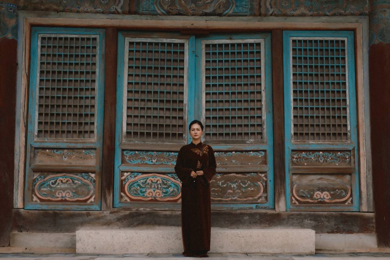  “Moi khoanh khac cho doi, moi khoang lang deu la mot phan cong viec cua dien vien: hoc cach kien nhan, quan sat va cam nhan cuoc song xung quanh”, nu dien vien chia se voi Bao Lao Dong.  