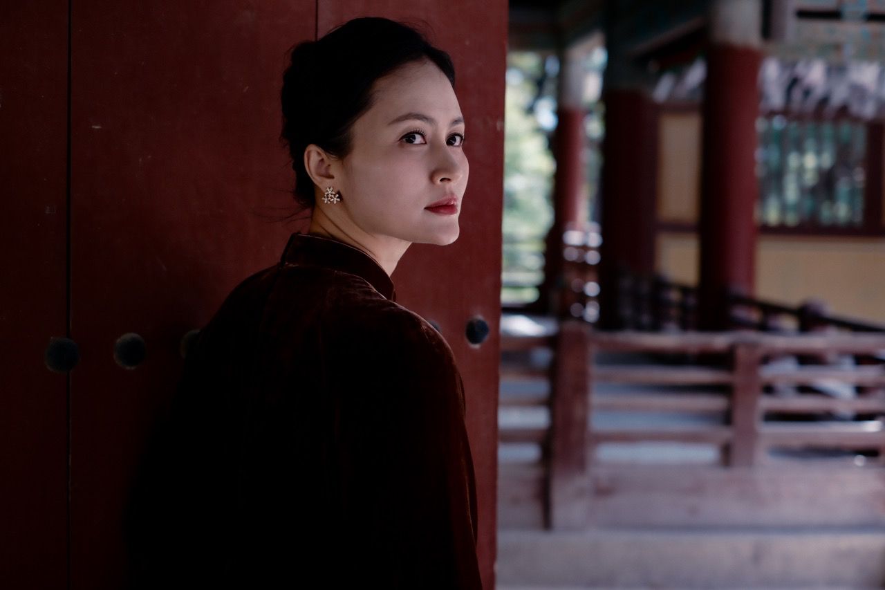“Trong suot 10 nam roi xa dien anh, toi van luon suy nghi ve nghe thuat. Thoi gian khong bao mon tinh yeu danh cho dien anh, ma con giup toi truong thanh hon, de khi tro lai, moi vai dien deu co suc nang va chieu sau rieng“, Hai Yen noi them.  
