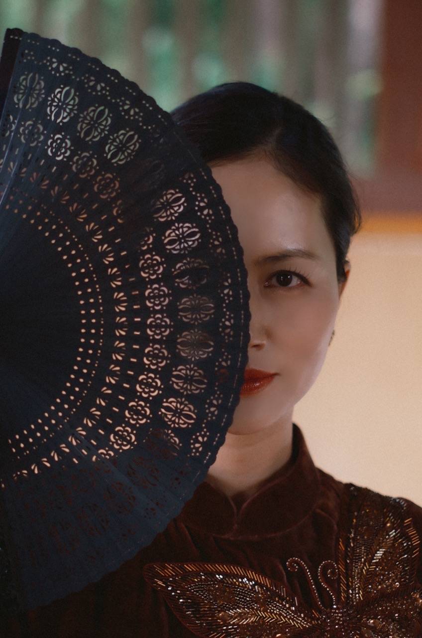 Bo anh ao dai tai Han Quoc khong chi la dau an cho tuoi moi ma con la loi khang dinh mot tinh than nghe si ben bi. Do Thi Hai Yen tro lai dien anh voi tam the vung vang, san sang don nhan thu thach va truyen cam hung cho khan gia.