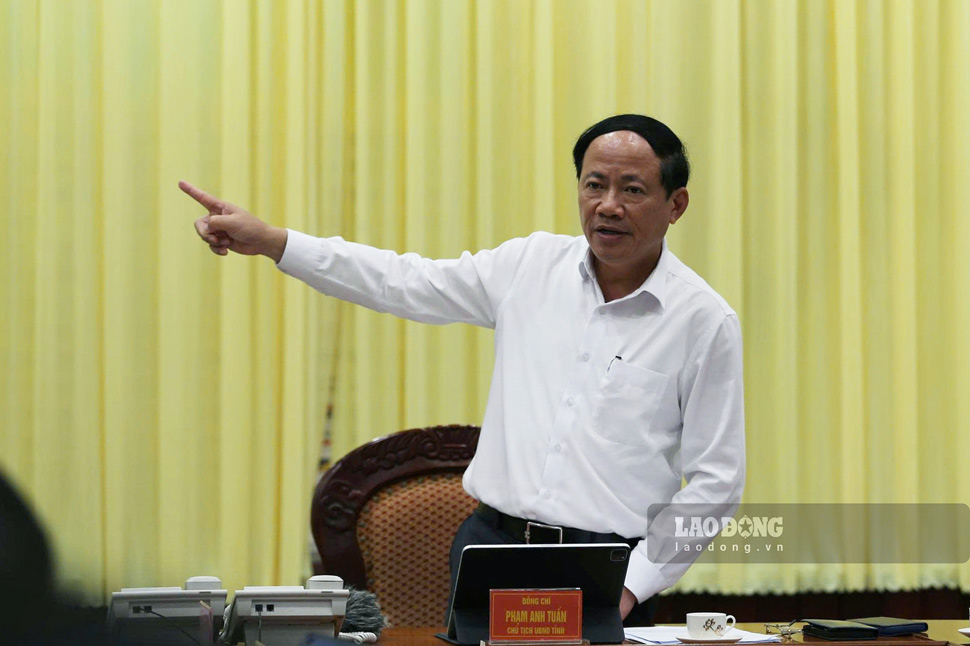 Chu tich UBND tinh Gia Lai Pham Anh Tuan chi dao tai cuoc hop. Anh: Hoai Phuong
