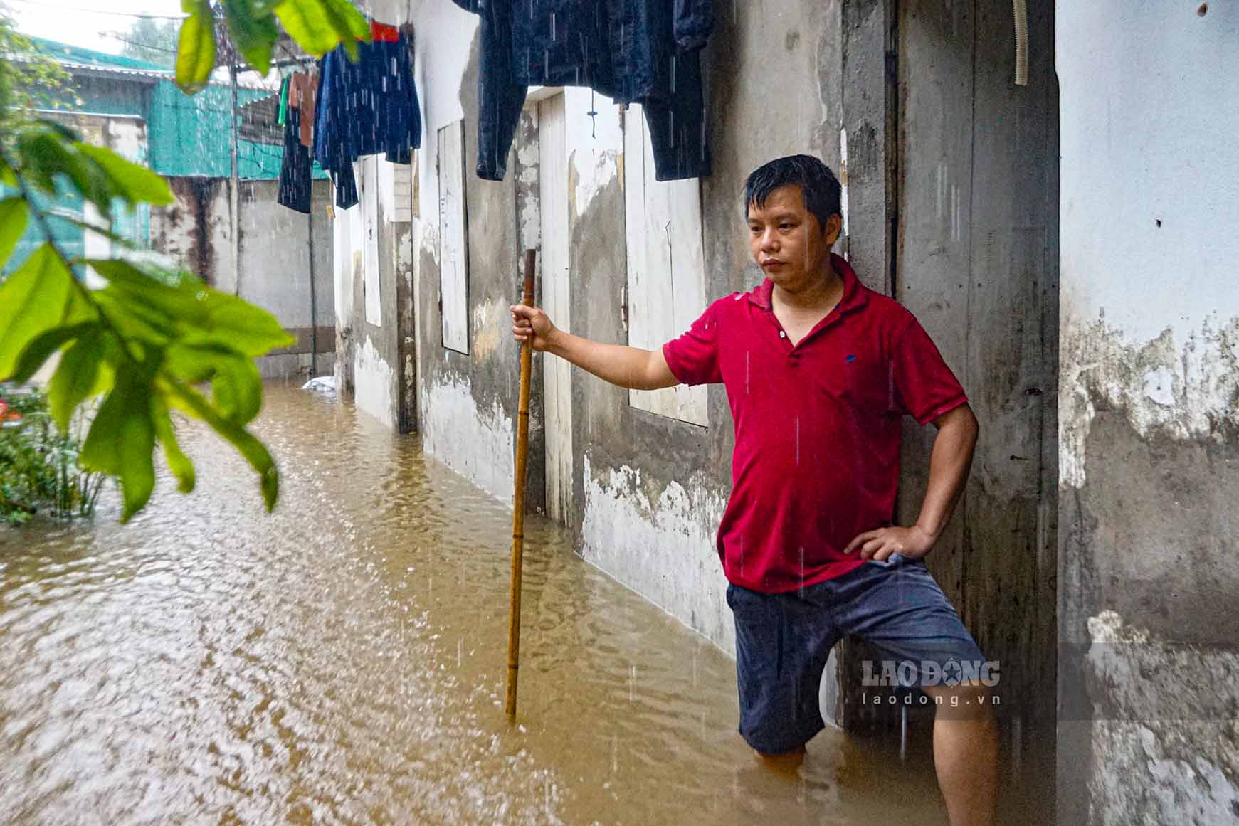Tai khu tro noi anh Ma Van Binh (cong nhan Cong ty TNHH Hitachi Astemo Ha Noi) sinh song, hau het cac phong deu chim trong nuoc.
