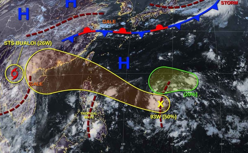 Low pressure 93W is forecast to strengthen into storm No. 11 in the East Sea. Photo: JTWC
