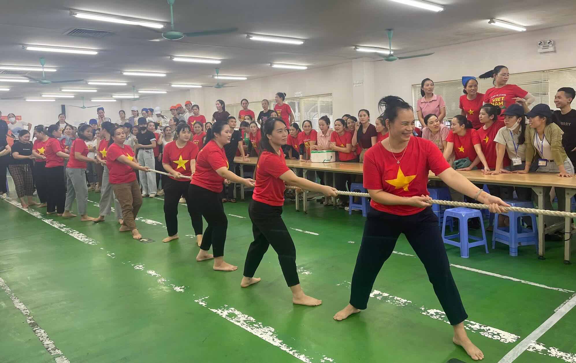 Workers enthusiastically participated in the tournament. Photo: Sakurai Vietnam